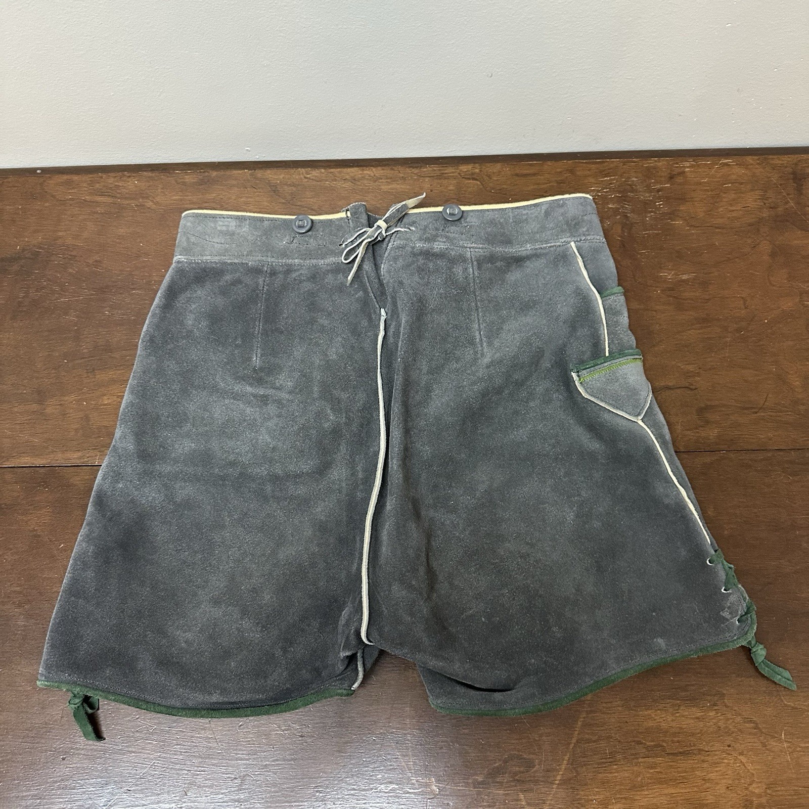 Authentic Vintage Lederhosen Oktoberfest Suede Leather Shorts 29″ Waist