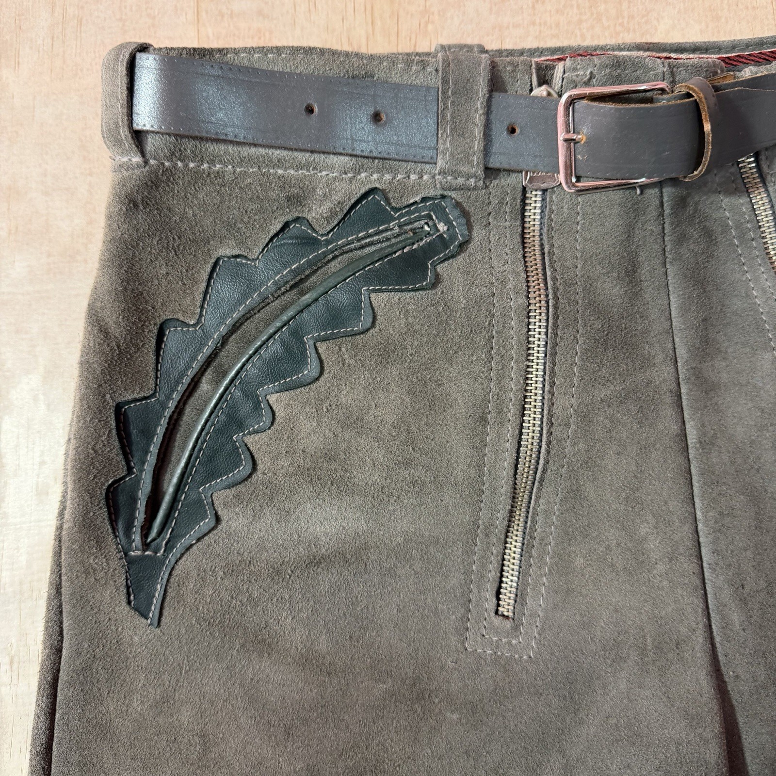Vintage German Lederhosen Grey Green Suede Shorts Oktoberfest Men’s 29in Waist