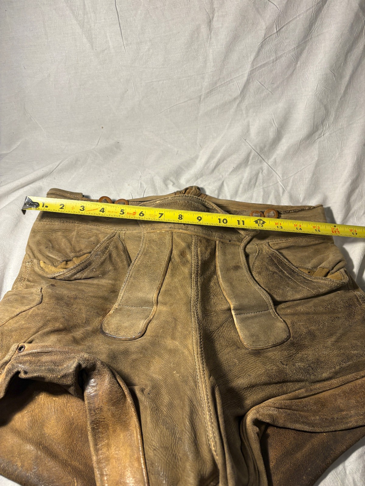Vintage Lederhosen Suede Leather Shorts 38