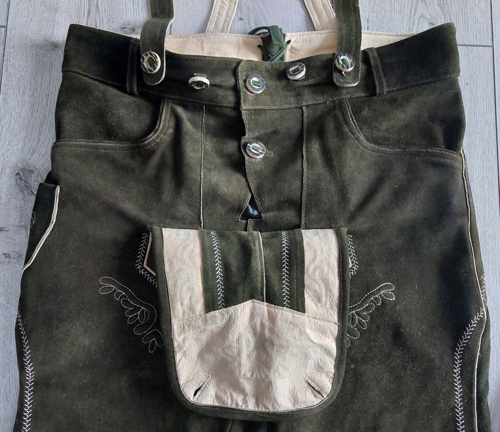 Bavarian lederhosen, Leather, deer antler buttons, size EU 50, US – L , Germany