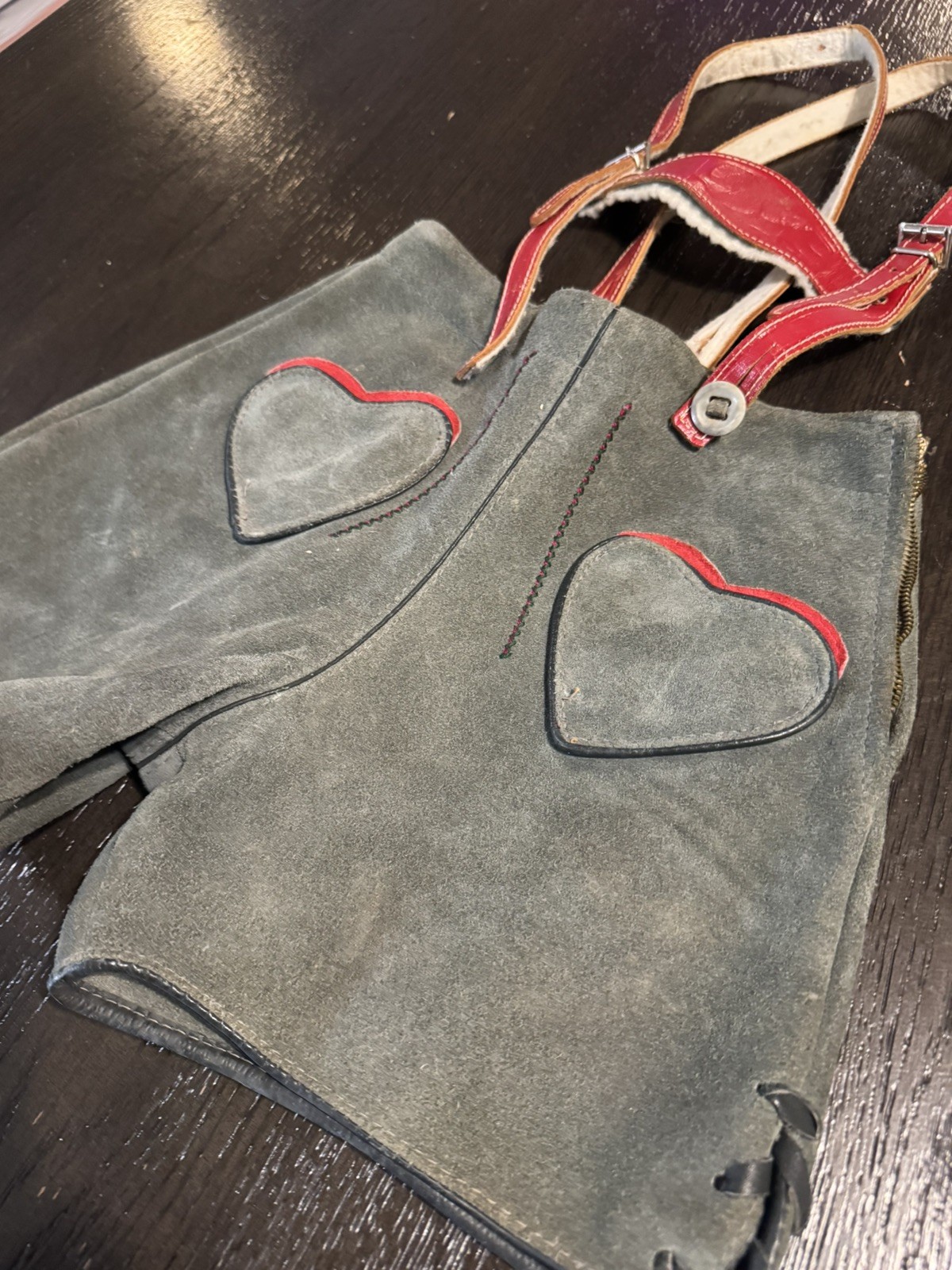 Vintage Suede Shorts Bavarian Lederhosen size 6 Waist Heart Pockets Hot Buns